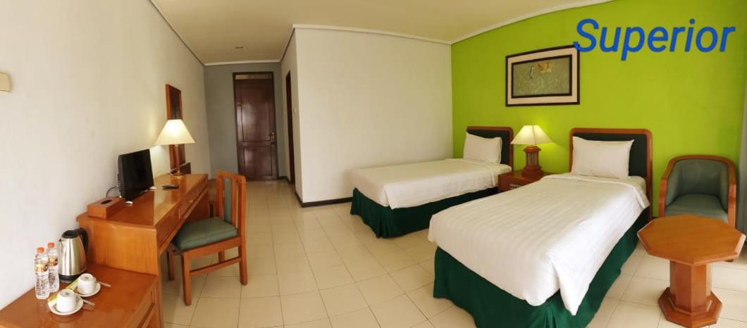 Grand Whiz Hotel Bromo Exterior foto